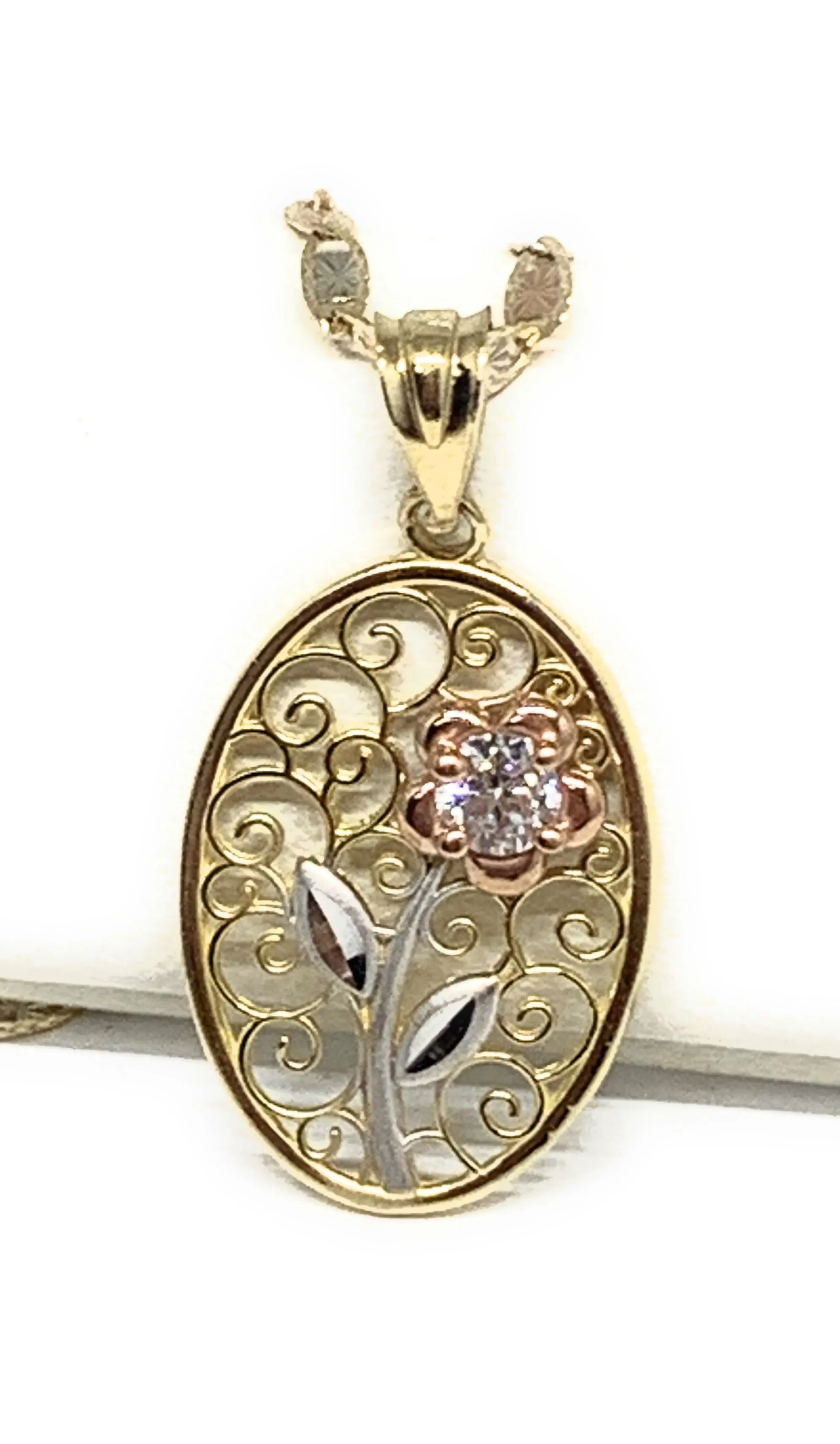 10k Solid Gold Tri-Color Flower CZ Filigran Pendant Necklace