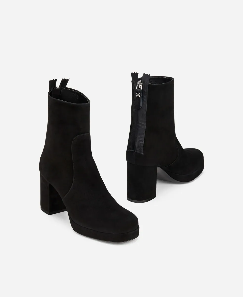 BETTY Velour ankle boot